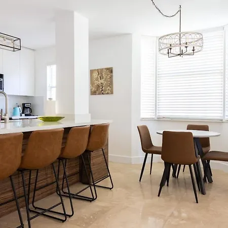 Luxe 3BR Apartment with Great Patio at Yacht Club